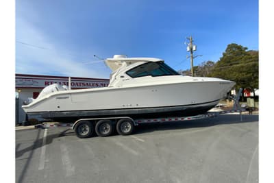 BOATZON | Pursuit DC 326 Dual Console 2024