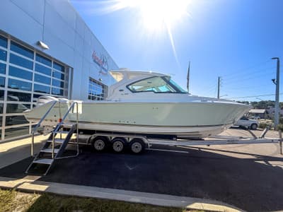 BOATZON | Pursuit DC 326 Dual Console 2025