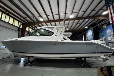 BOATZON | Pursuit DC 326 Dual Console 2026 BOATZON | Pursuit DC 326 Dual Console 2026