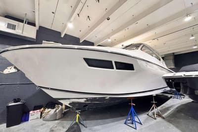 BOATZON | Pursuit DC 365 Dual Console 2018