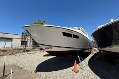 BOATZON | Pursuit DC 365 Dual Console 2018