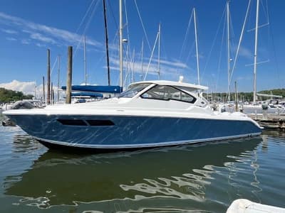 BOATZON | Pursuit DC 365 Dual Console 2019