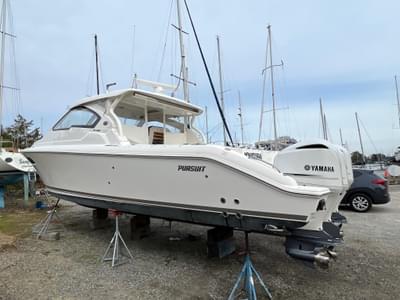 BOATZON | Pursuit DC 365 Dual Console 2021
