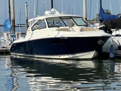 BOATZON | Pursuit DC 365 Dual Console 2021