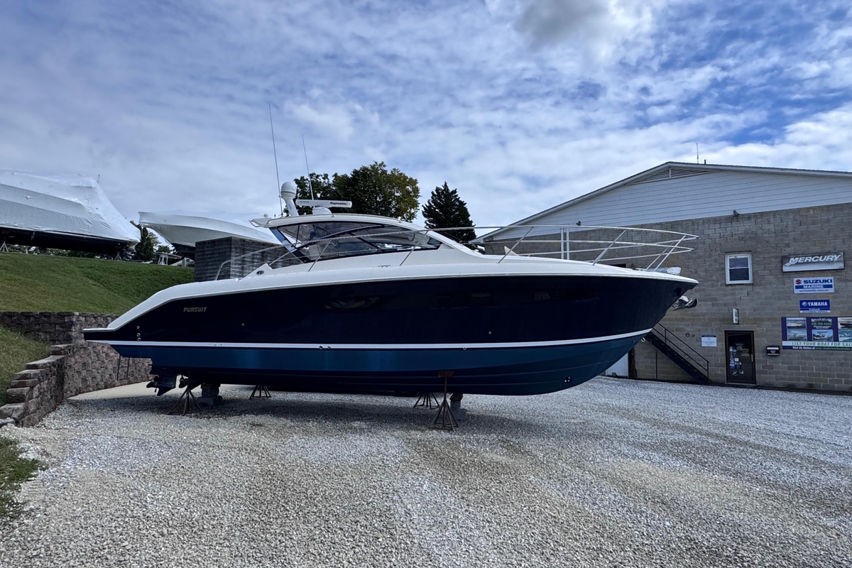 2014 Pursuit SC 365i Sport Coupe - Sold Boat
