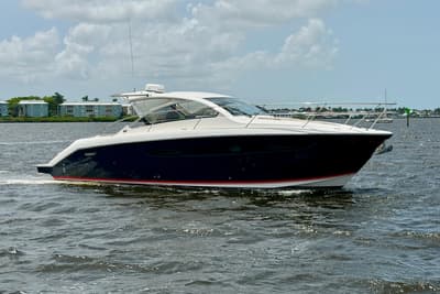 BOATZON | Pursuit SC 365i Sport Coupe 2016