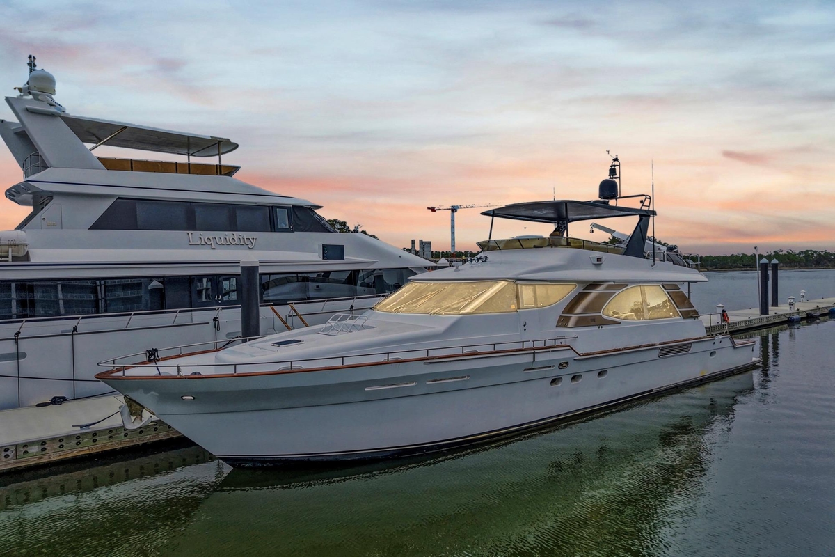 2004 Queenship 76 Baretta - Sold Boat