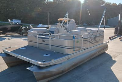 BOATZON | Quest 818 2016 BOATZON | Quest 818 2016
