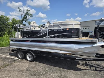 BOATZON | Quest 818 Luxury Edition 2016