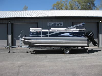 BOATZON | QUEST Apex LS 818 2011 BOATZON | QUEST Apex LS 818 2011
