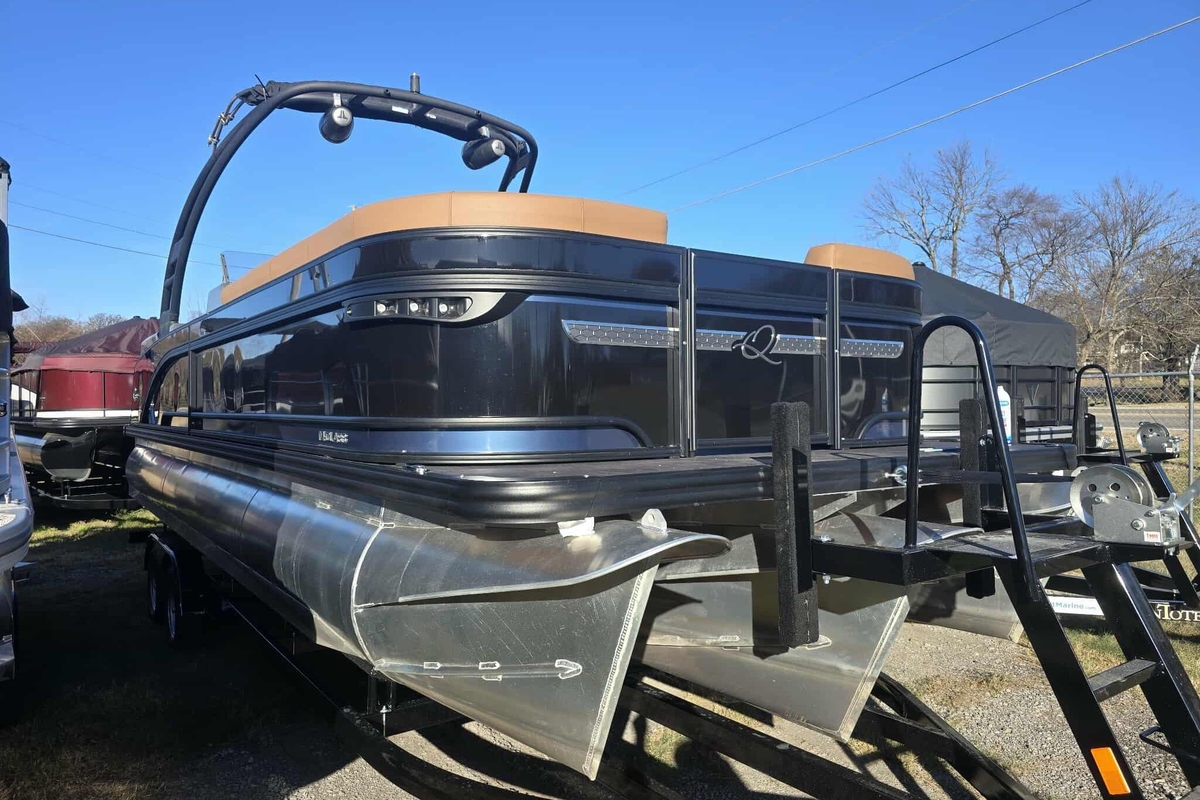 2026 Qwest 24 RLS - Sold Boat