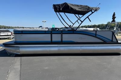 BOATZON | Qwest EClass 22 Lanai 2026