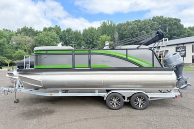 BOATZON | Qwest EClass RLS 18 2026