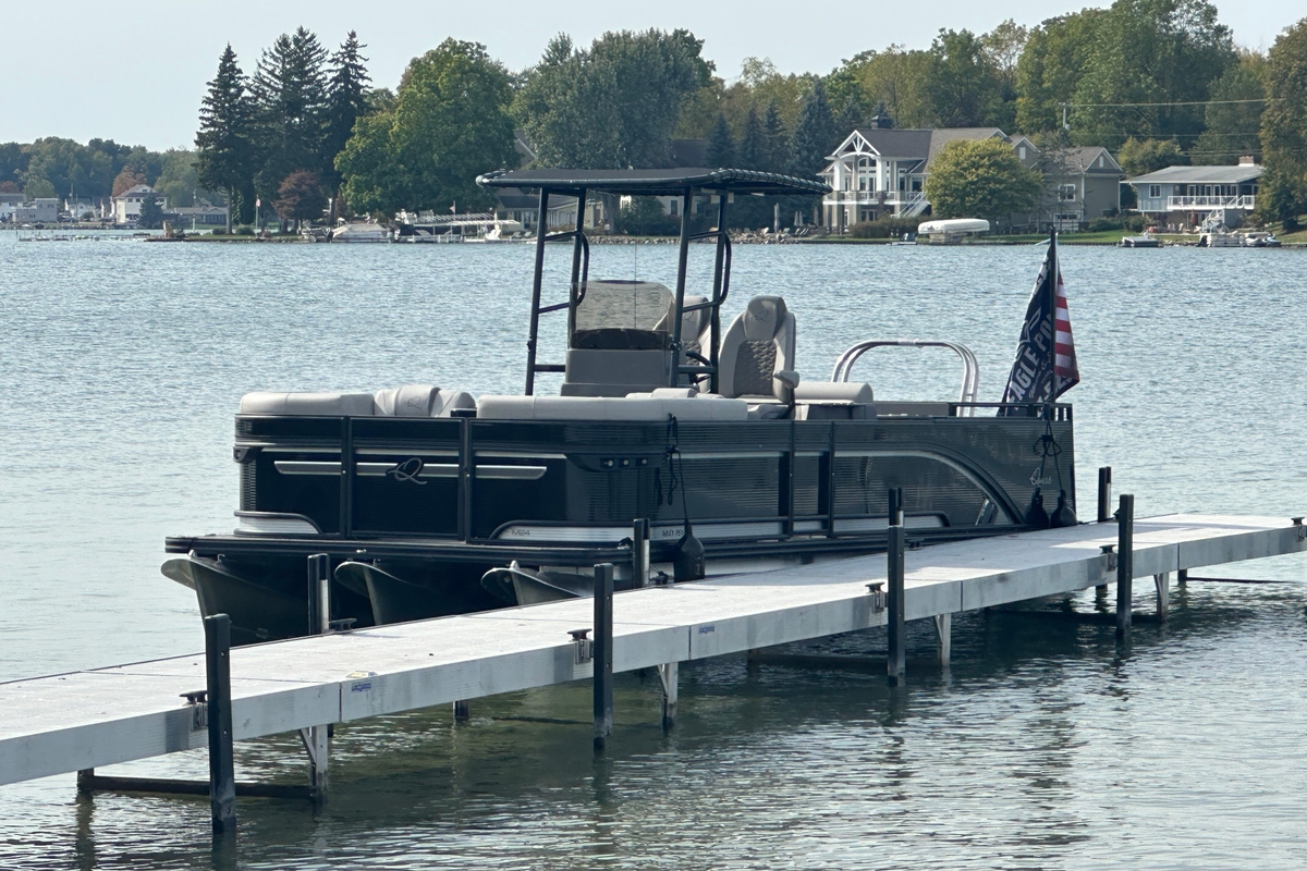 2026 Qwest MClass 24 Pro Sport - Sold Boat