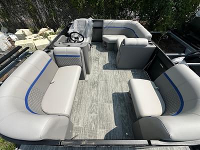 BOATZON | Qwest NEW 816 Lanai LT XF16 2023