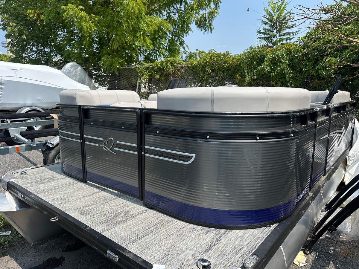 2023 Qwest NEW NEW 816 Lanai 20HP XF16 - Sold Boat