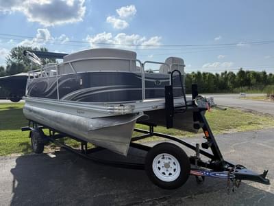 BOATZON | Qwest Pontoons 816 Luxury Series 2019