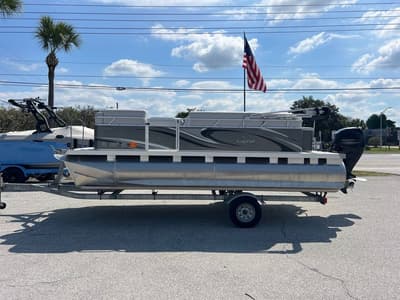 BOATZON | Qwest Pontoons 818 CR 2019 BOATZON | Qwest Pontoons 818 CR 2019