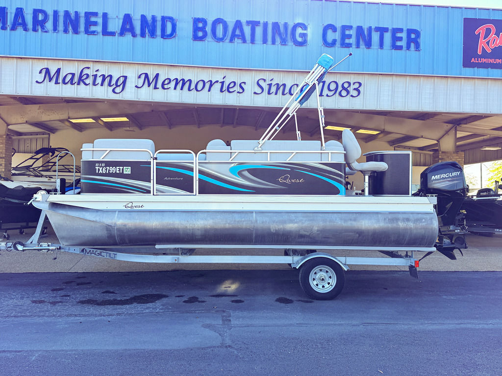 2019 Qwest Pontoons 818 VX Fish - Sold Boat