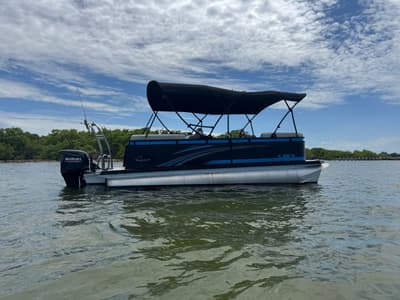BOATZON | Qwest Pontoons 820 Lanai 2022