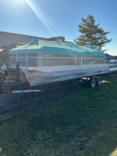 BOATZON | Qwest Pontoons 824 Lanai DS Bar 2021