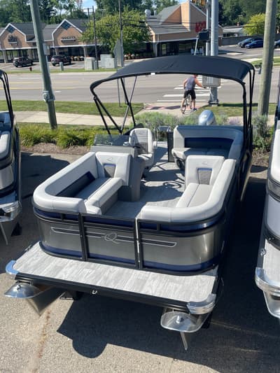 BOATZON | Qwest Pontoons E 20 Lanai 2025