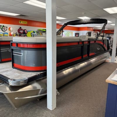 BOATZON | Qwest Pontoons E22 RLS Q3V Hull 2025