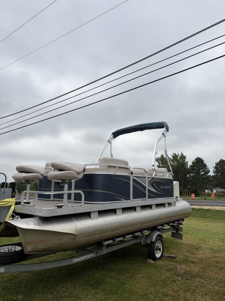 2019 Apex Marine 617 Sport Cruise - Sold Boat