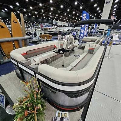 BOATZON | Qwest Pontoons Qwest M24 Splash Pad Tritoon 2025
