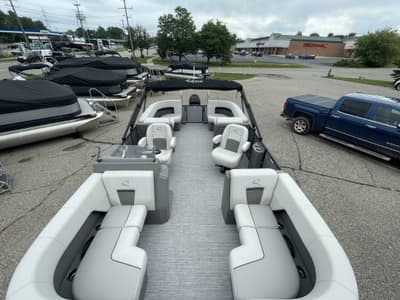 BOATZON | Qwest Pontoons RLS 2025