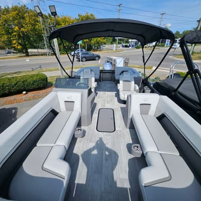 BOATZON | Qwest Pontoons RLS 2025 BOATZON | Qwest Pontoons RLS 2025