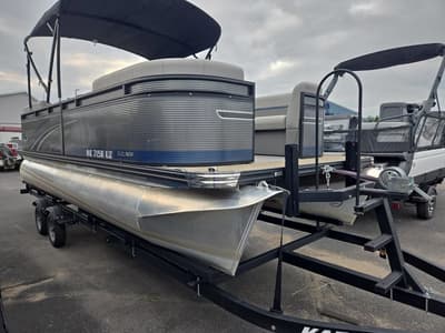 BOATZON | QWEST Qwest 820 RLS LT 2023