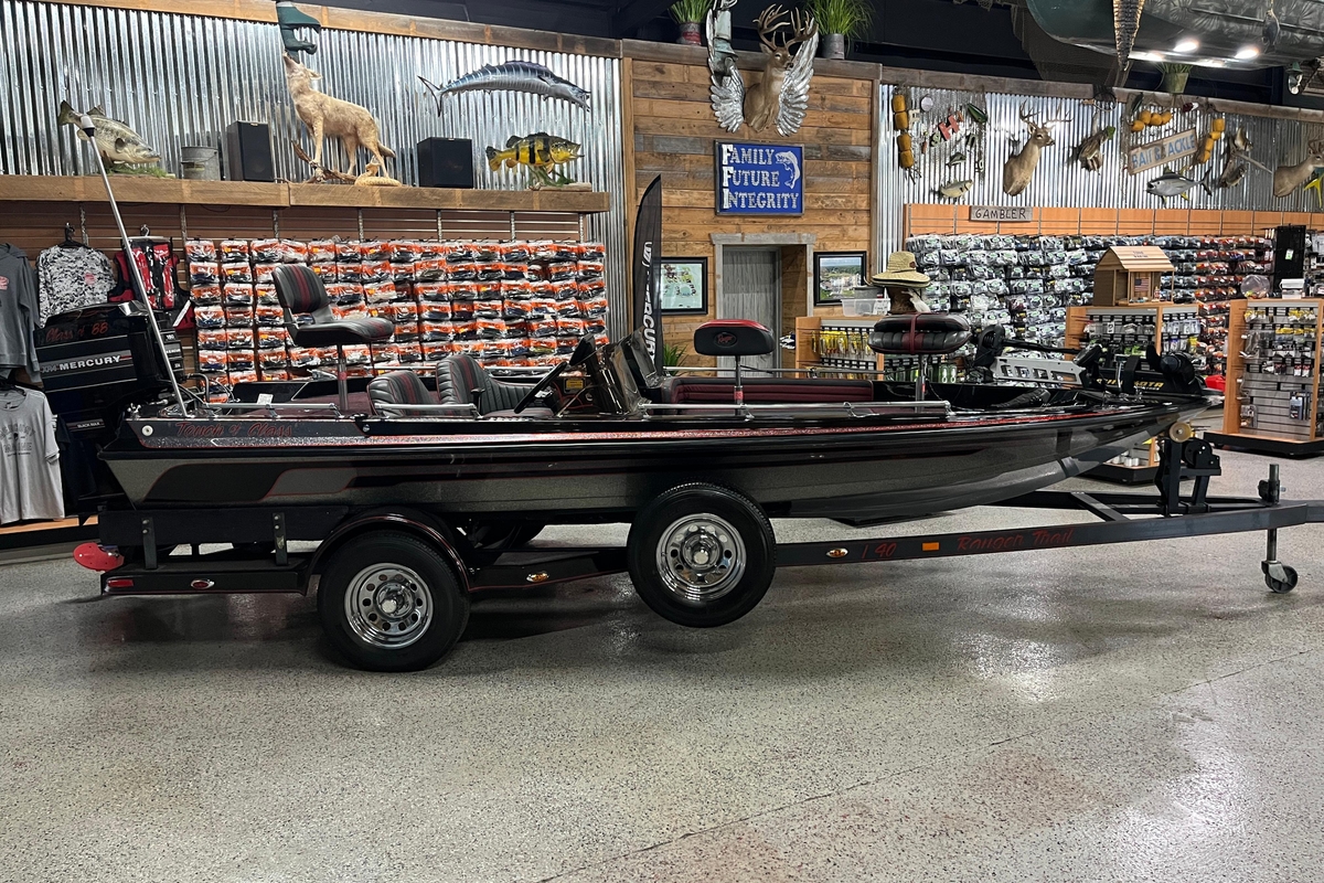 1988 Ranger 361V - Sold Boat