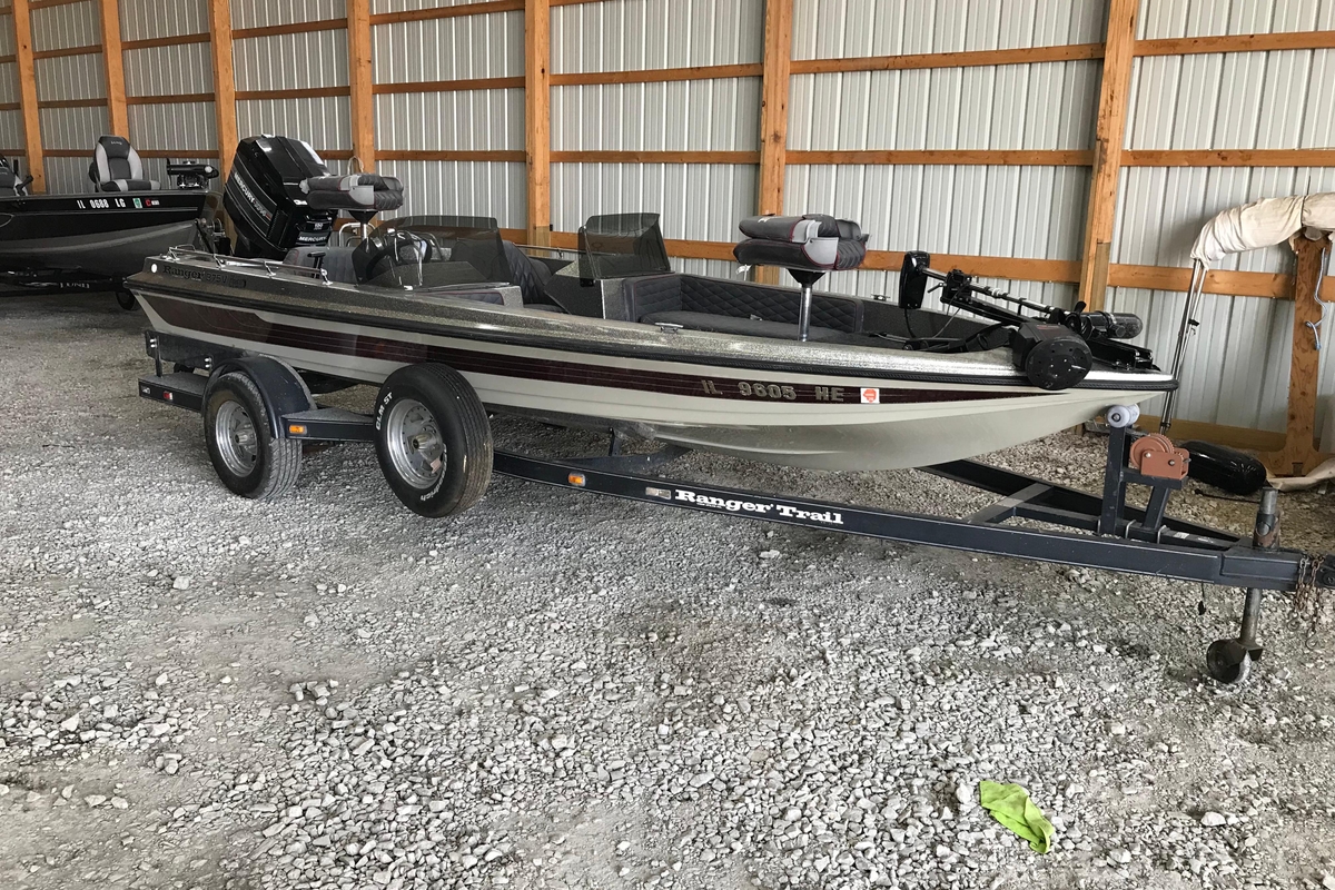 1990 Ranger 375V - Sold Boat