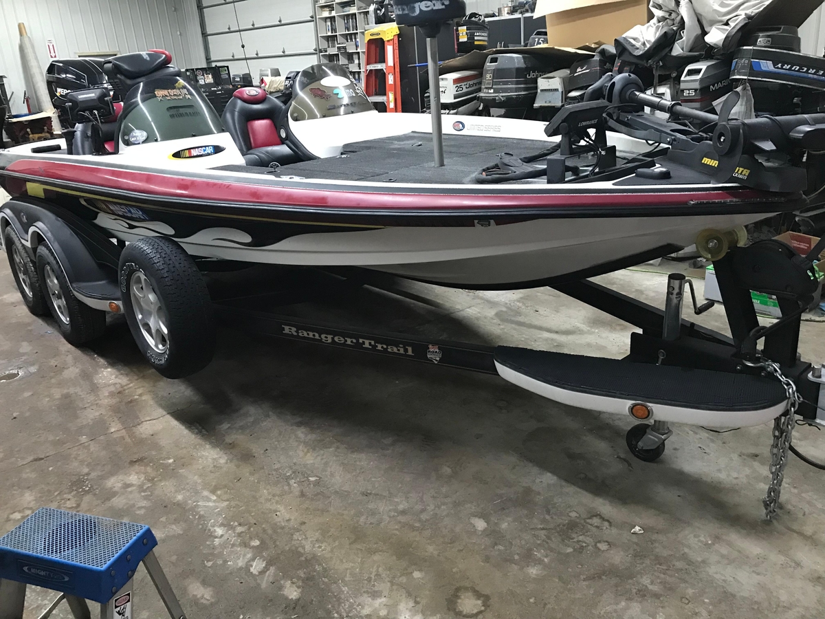2004 Ranger 519 VX/VS - Sold Boat