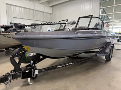 BOATZON | Ranger Boats 1880 MS Angler w200 Pro XS 2026
