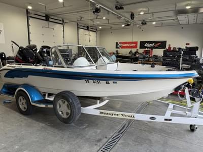 BOATZON | Ranger Boats 617 DVS Full Windshield 2001