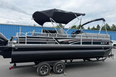 BOATZON | Ranger Reata 223FC 2021