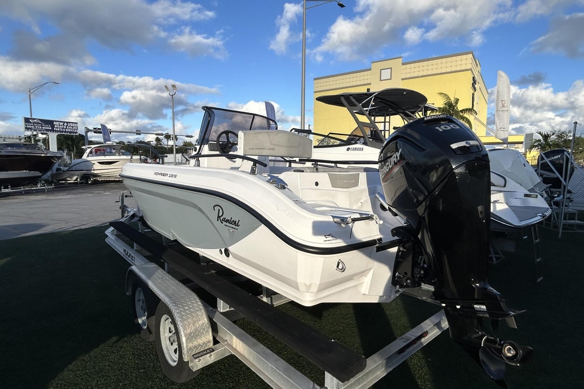 2024 Ranieri Voyager 19S - Sold Boat