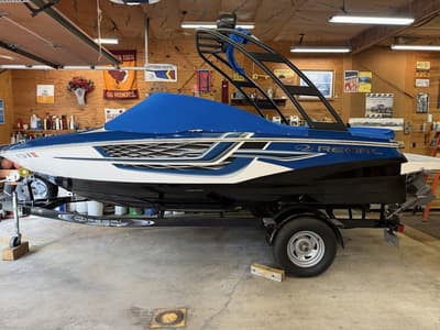 BOATZON | Regal 19 Surf 2018