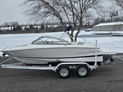 BOATZON | Regal 1900 ES 2015