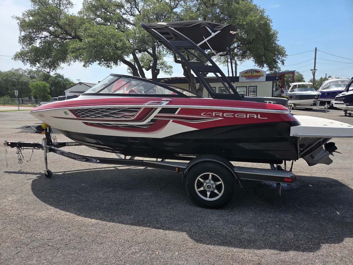 2017 Regal 1900 ES Bowrider - Sold Boat