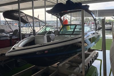 BOATZON | Regal 2100 Bowrider 2013