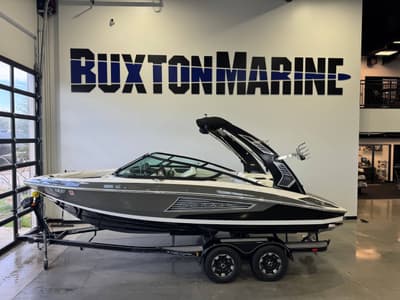 BOATZON | Regal 2100 RX Surf 2018