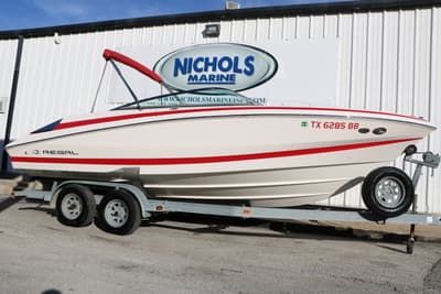BOATZON | Regal 2200 2005