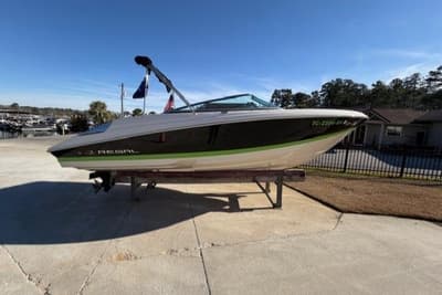 BOATZON | Regal 2200 Bowrider 2005