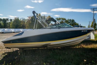 BOATZON | Regal 2200 Bowrider 2008