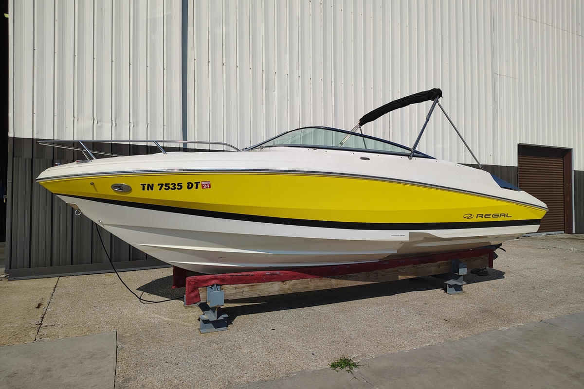 2006 Regal 2250 Cuddy - Sold Boat