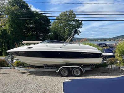 BOATZON | Regal 2450 2008