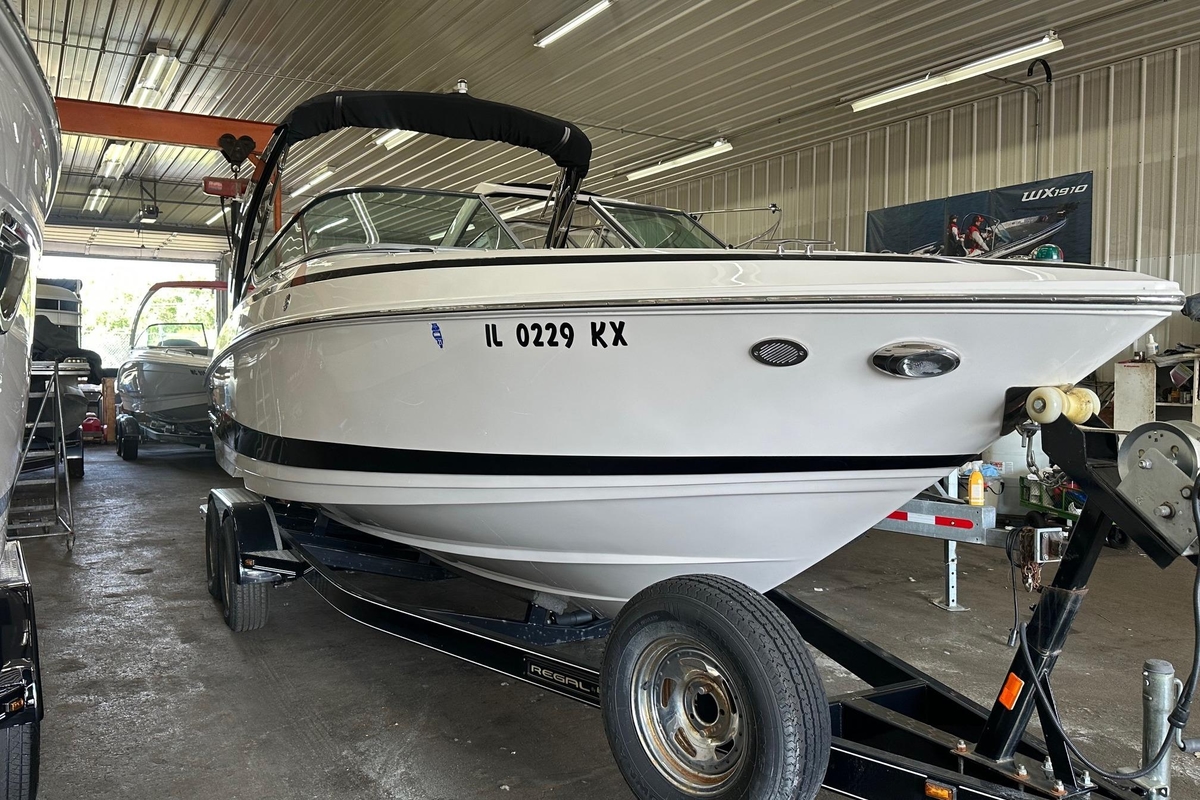 2018 Regal 2500 Bowrider - Sold Boat